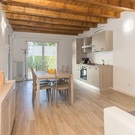 Residenze Lariane Apartment Colico