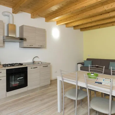 Residenze Lariane شقة